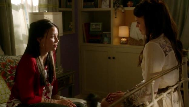 VampireDiariesWorld-dot-org_StarCrossedS01E02-0211.jpg