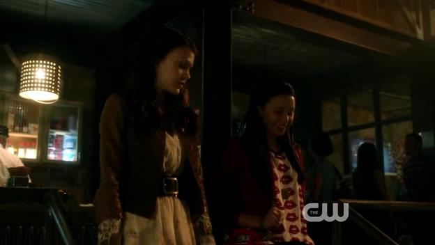 VampireDiariesWorld-dot-org_StarCrossedS01E02-0940.jpg