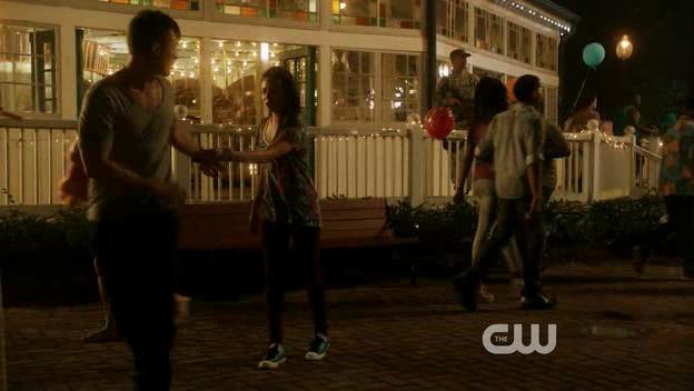 VampireDiariesWorld-dot-org_StarCrossedS01E02-2003.jpg