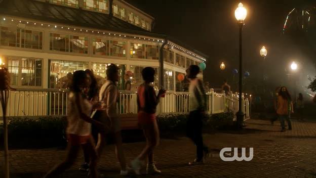 VampireDiariesWorld-dot-org_StarCrossedS01E02-2012.jpg