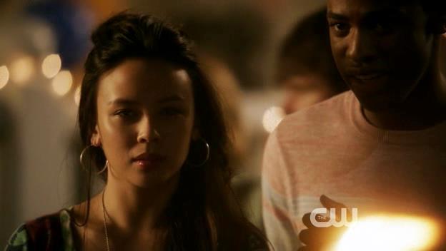 VampireDiariesWorld-dot-org_StarCrossedS01E02-2022.jpg