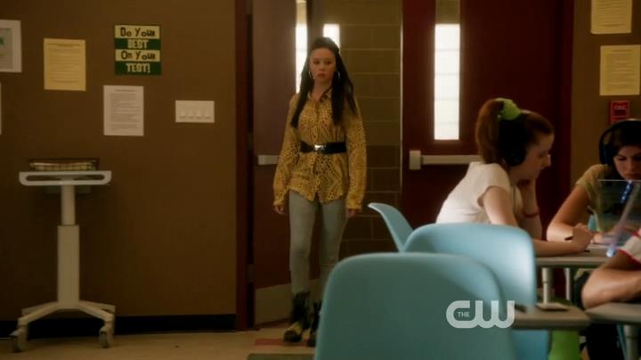 VampireDiariesWorld-dot-org_StarCrossedS01E03-0320.jpg