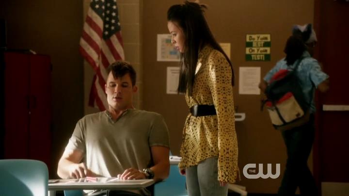 VampireDiariesWorld-dot-org_StarCrossedS01E03-0322.jpg