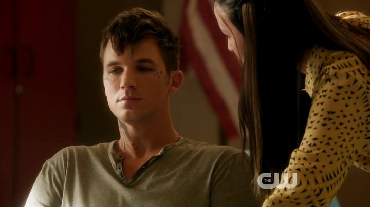 VampireDiariesWorld-dot-org_StarCrossedS01E03-0328.jpg