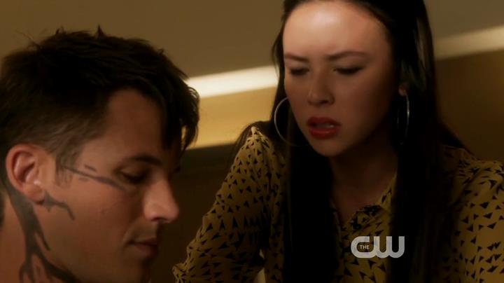 VampireDiariesWorld-dot-org_StarCrossedS01E03-0329.jpg