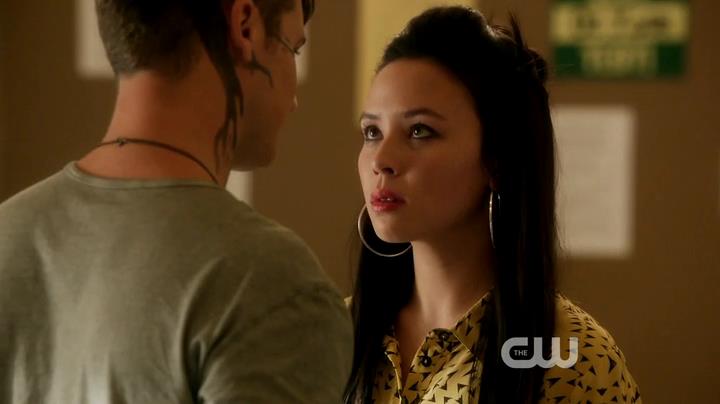 VampireDiariesWorld-dot-org_StarCrossedS01E03-0346.jpg