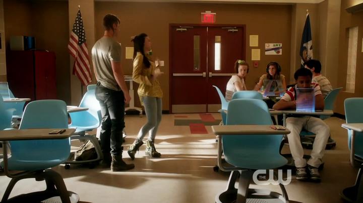 VampireDiariesWorld-dot-org_StarCrossedS01E03-0351.jpg