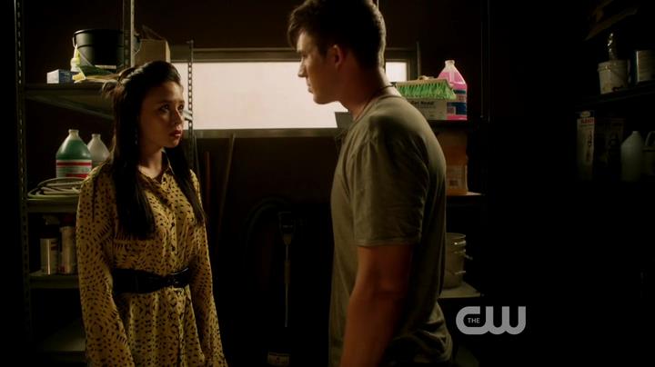 VampireDiariesWorld-dot-org_StarCrossedS01E03-0391.jpg