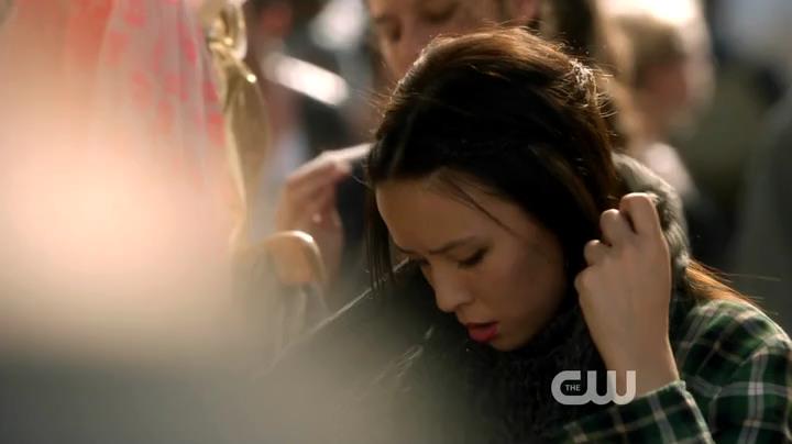 VampireDiariesWorld-dot-org_StarCrossedS01E03-0609.jpg