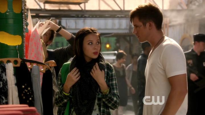 VampireDiariesWorld-dot-org_StarCrossedS01E03-0615.jpg