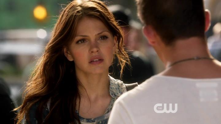 VampireDiariesWorld-dot-org_StarCrossedS01E03-0648.jpg