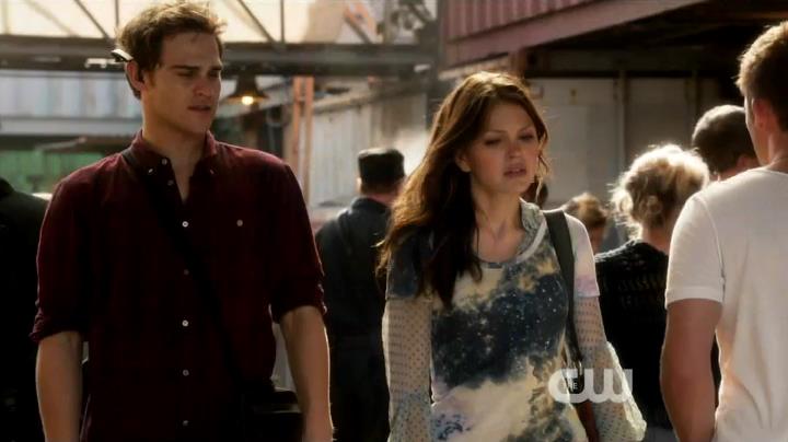 VampireDiariesWorld-dot-org_StarCrossedS01E03-0650.jpg