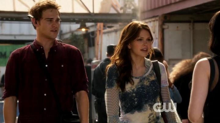 VampireDiariesWorld-dot-org_StarCrossedS01E03-0659.jpg