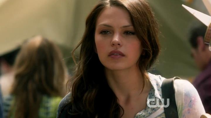 VampireDiariesWorld-dot-org_StarCrossedS01E03-0682.jpg