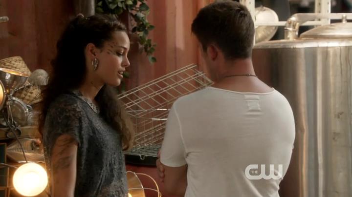 VampireDiariesWorld-dot-org_StarCrossedS01E03-0699.jpg