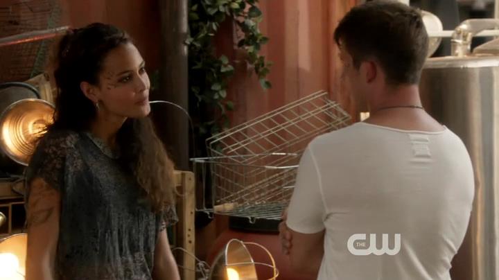 VampireDiariesWorld-dot-org_StarCrossedS01E03-0700.jpg