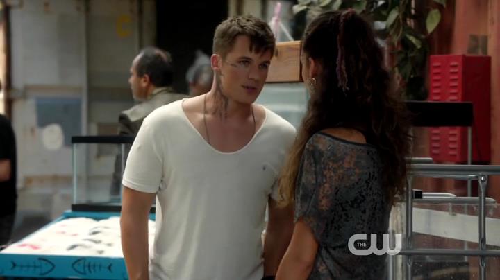 VampireDiariesWorld-dot-org_StarCrossedS01E03-0710.jpg