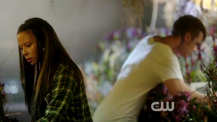 VampireDiariesWorld-dot-org_StarCrossedS01E03-1207.jpg