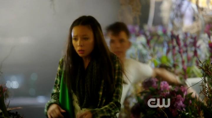 VampireDiariesWorld-dot-org_StarCrossedS01E03-1208.jpg