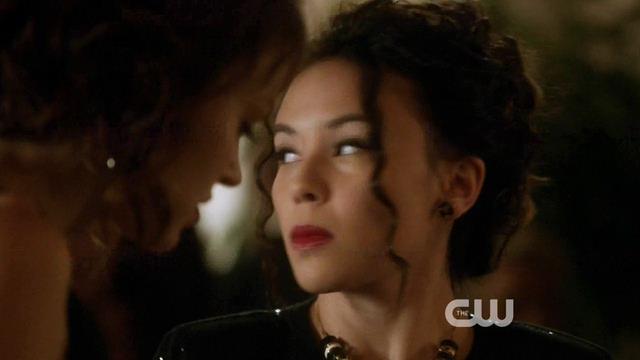 VampireDiariesWorld-dot-org_StarCrossedS01E06-0981.jpg