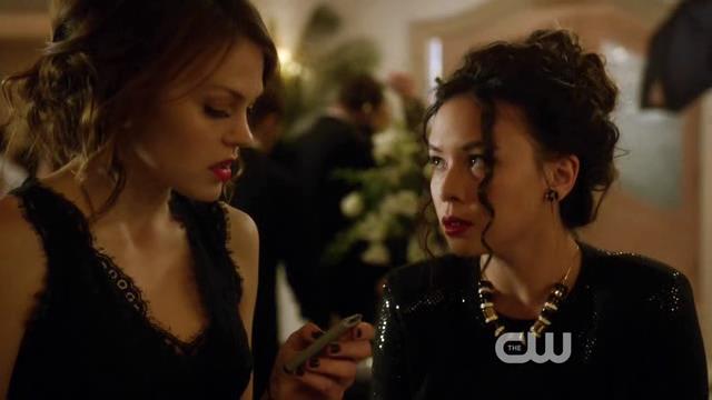 VampireDiariesWorld-dot-org_StarCrossedS01E06-0988.jpg