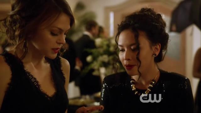 VampireDiariesWorld-dot-org_StarCrossedS01E06-0989.jpg