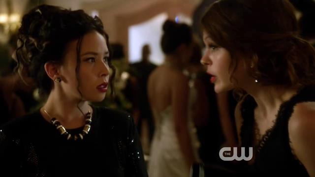 VampireDiariesWorld-dot-org_StarCrossedS01E06-1036.jpg