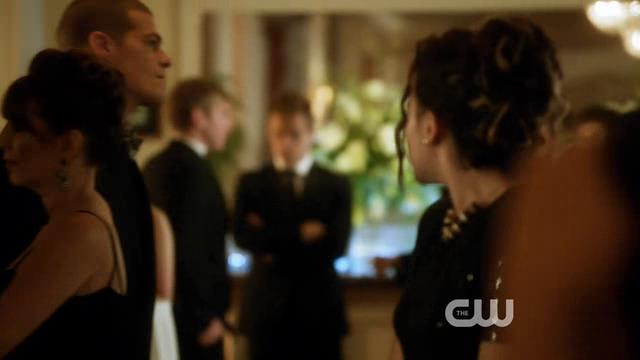 VampireDiariesWorld-dot-org_StarCrossedS01E06-1044.jpg