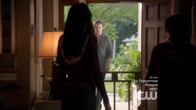 VampireDiariesWorld-dot-org_StarCrossedS01E06-2104.jpg