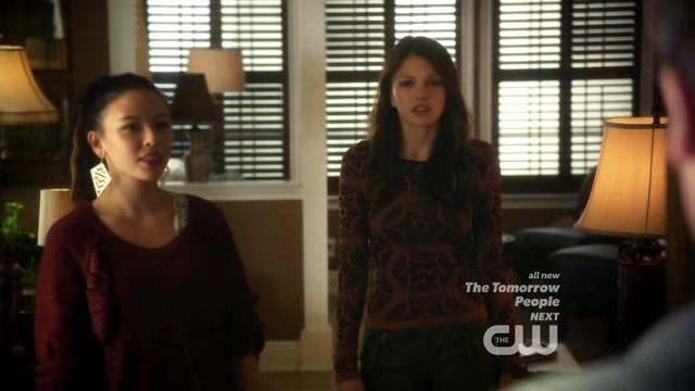 VampireDiariesWorld-dot-org_StarCrossedS01E06-2107.jpg