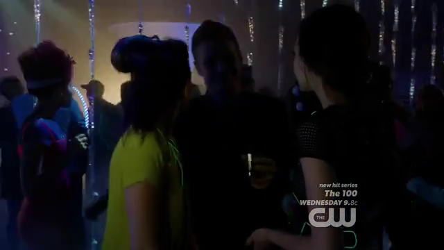 VampireDiariesWorld-dot-org_StarCrossed-S01E11-0482.jpg VampireDiariesWorld-dot-org_StarCrossed-S01E11-0482.jpg