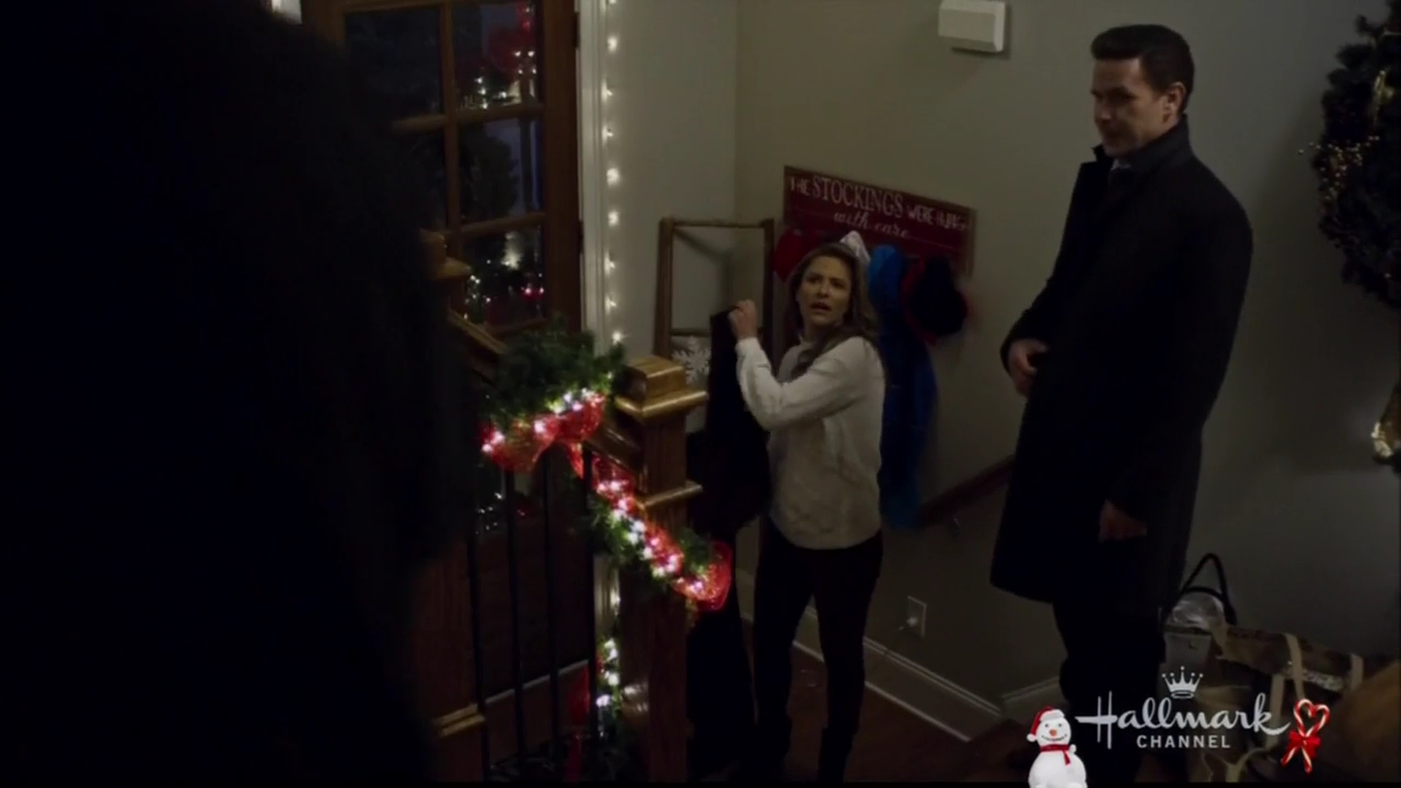 VampireDiariesWorld-dot-nl_ChristmasWishesAndMistletoeKisses05072.jpg