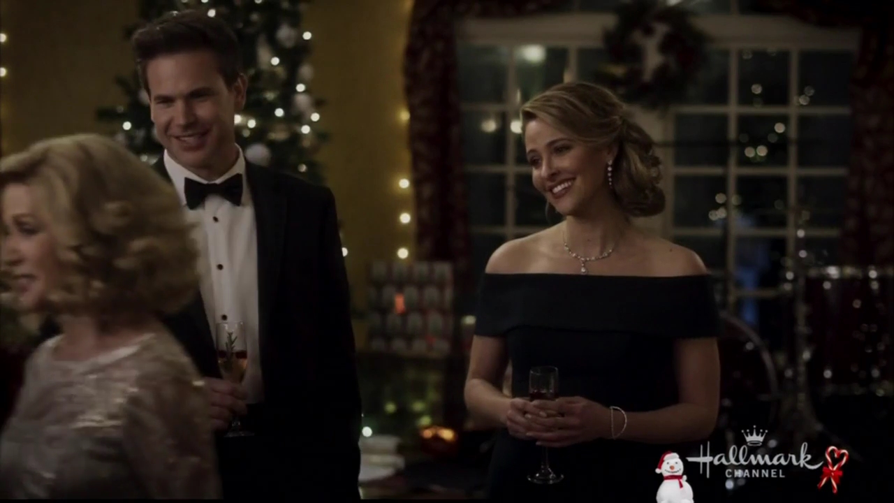 VampireDiariesWorld-dot-nl_ChristmasWishesAndMistletoeKisses07483.jpg