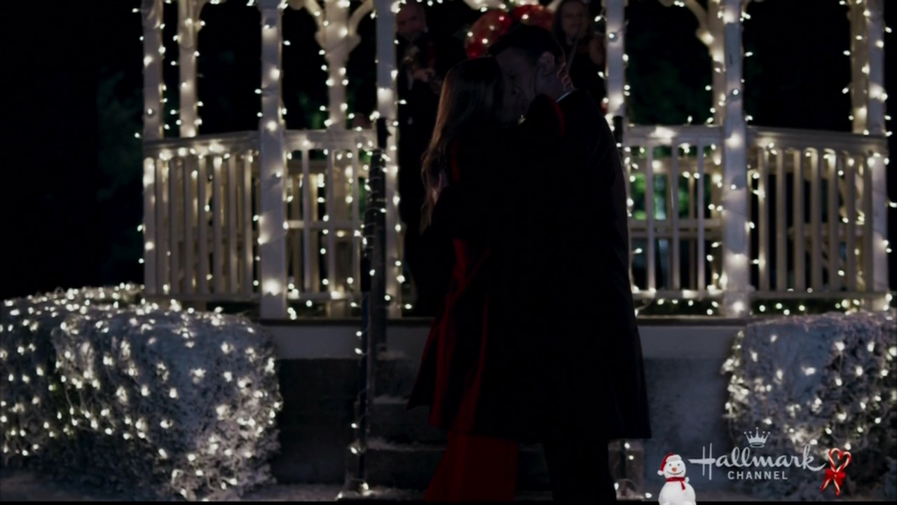 VampireDiariesWorld-dot-nl_ChristmasWishesAndMistletoeKisses07997.jpg