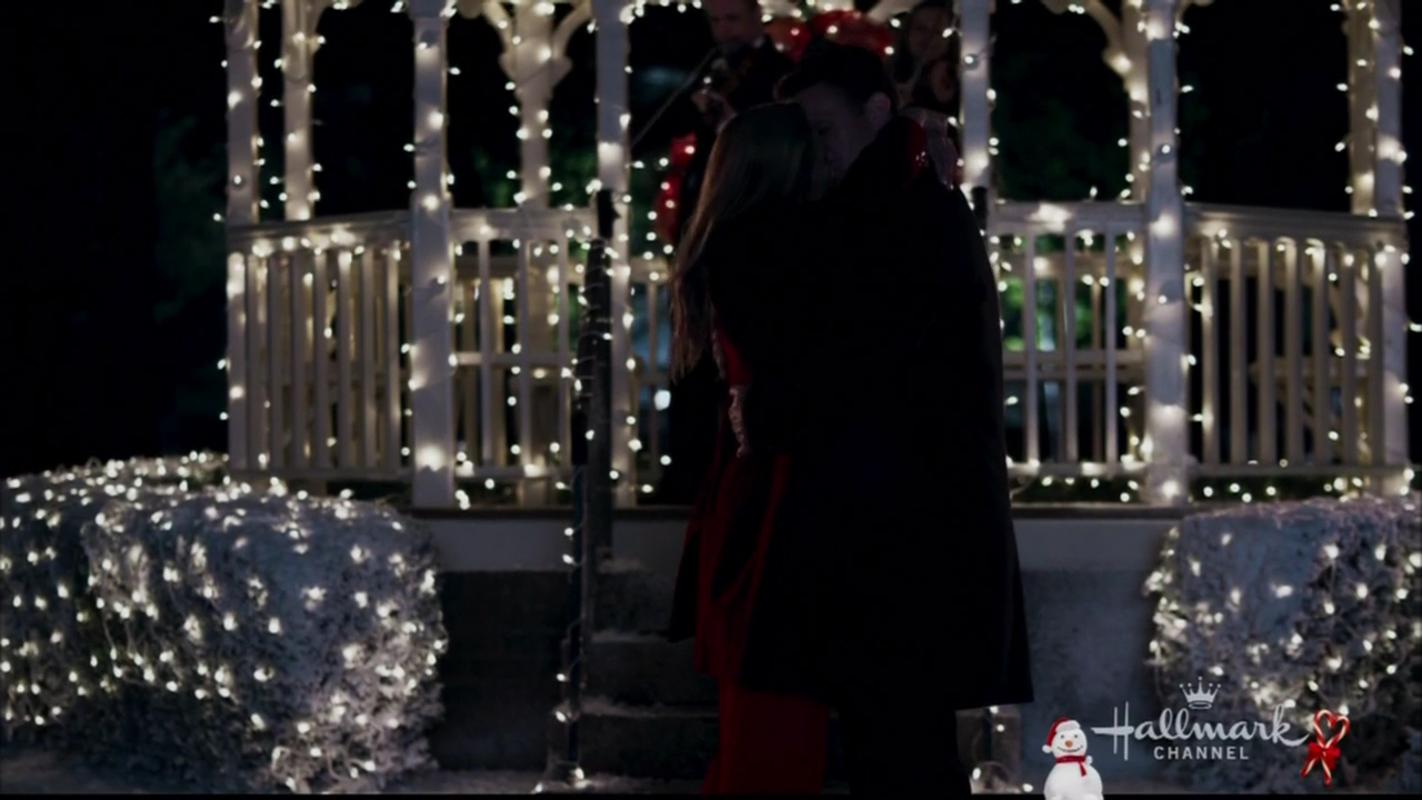 VampireDiariesWorld-dot-nl_ChristmasWishesAndMistletoeKisses08000.jpg