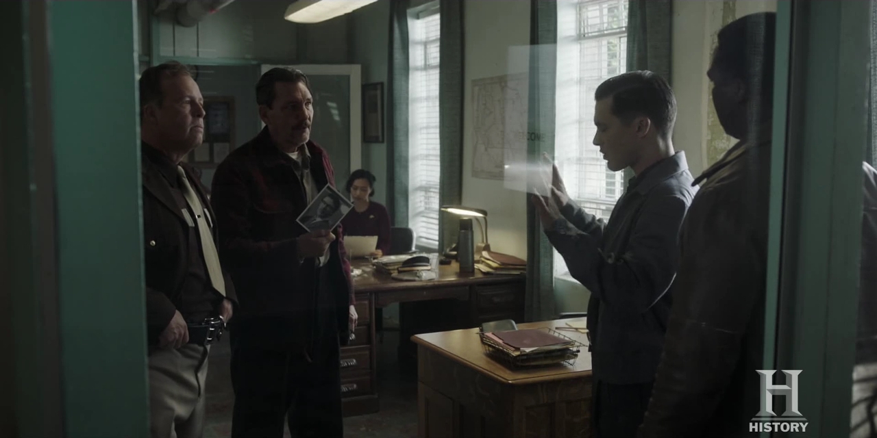 VampireDiariesWorld-dot-nl-ProjectBlueBook2x05-1929.jpg