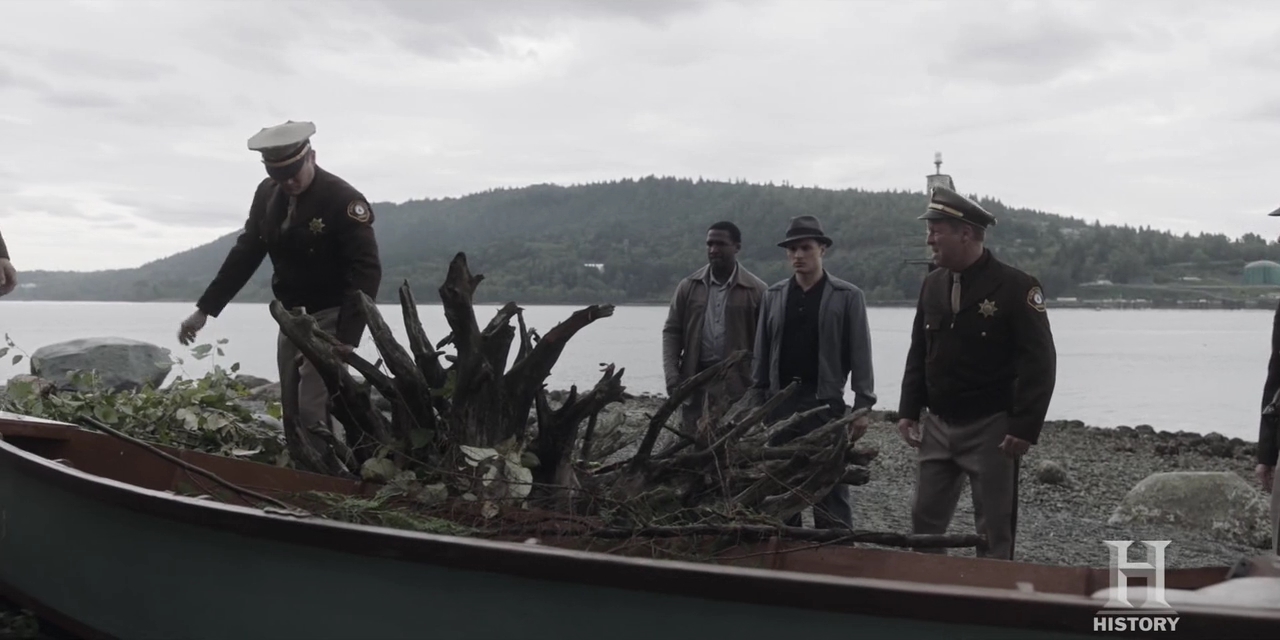 VampireDiariesWorld-dot-nl-ProjectBlueBook2x05-1974.jpg