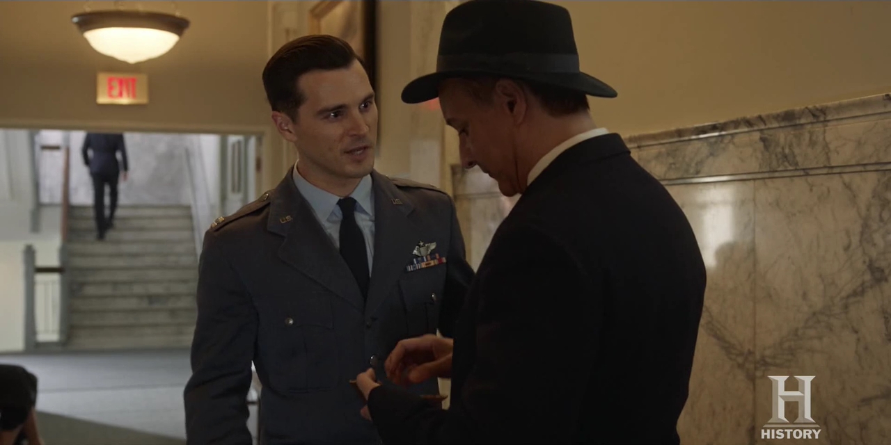 VampireDiariesWorld-dot-nl-ProjectBlueBook2x06-1982.jpg