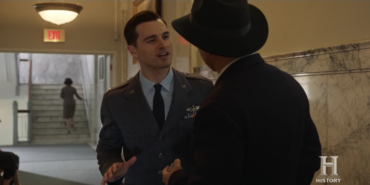 VampireDiariesWorld-dot-nl-ProjectBlueBook2x06-1989.jpg