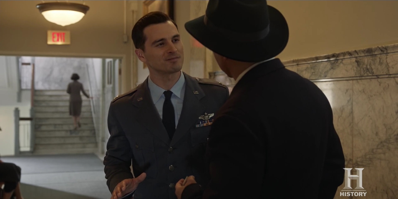 VampireDiariesWorld-dot-nl-ProjectBlueBook2x06-1990.jpg