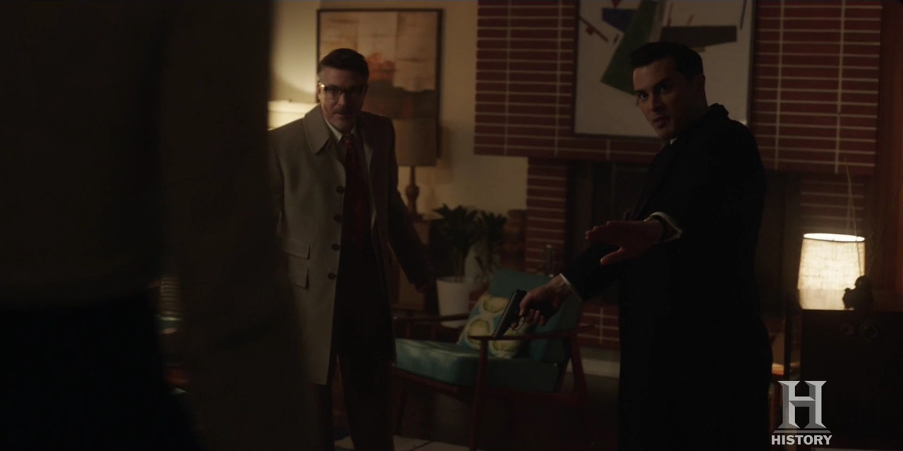 VampireDiariesWorld-dot-nl-ProjectBlueBook2x08-1981.jpg