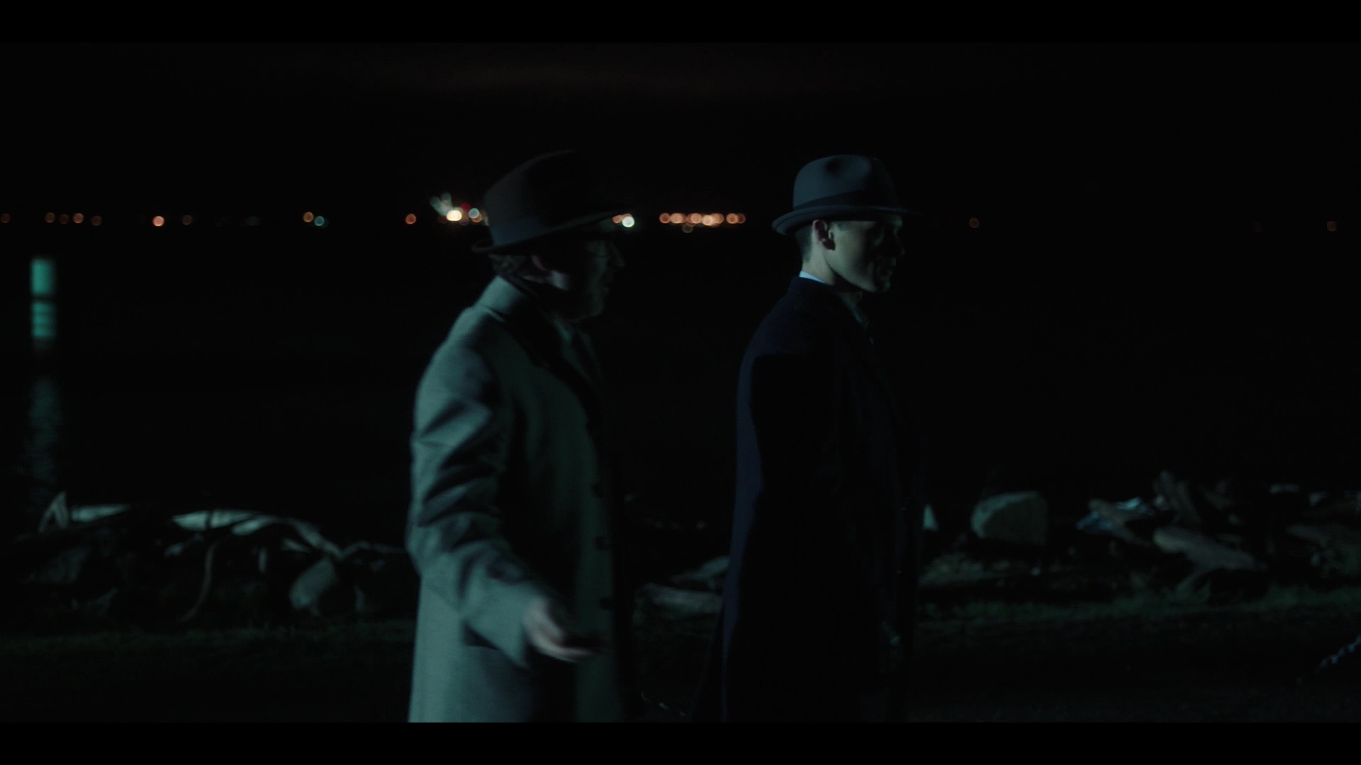 VampireDiariesWorld-dot-nl_ProjectBlueBook1x04-1987.jpg