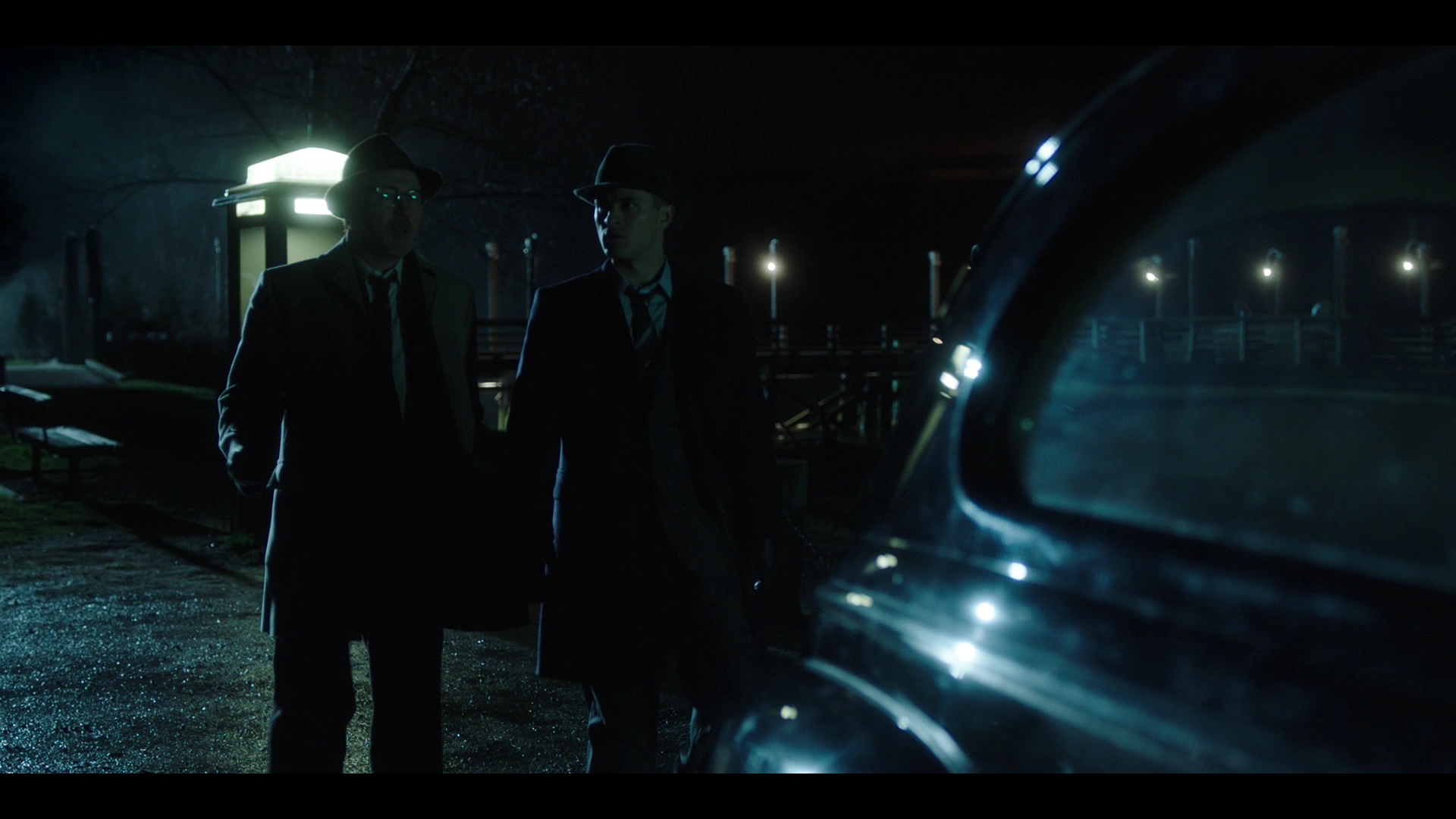 VampireDiariesWorld-dot-nl_ProjectBlueBook1x04-1989.jpg