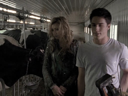 VampireDiariesWorld-dot-nl_CowBelles3693.jpg