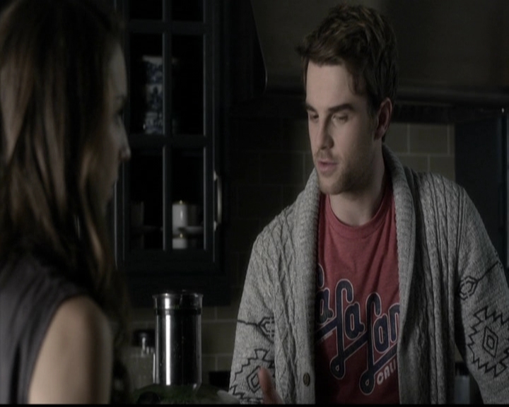 LucyHale-dot-nl_PrettyLittleLiars-4x22CoverForMe0858.jpg