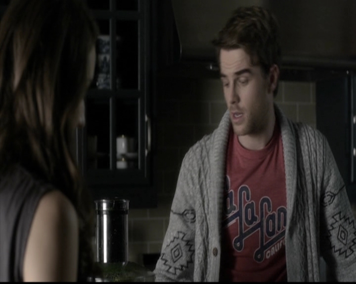 LucyHale-dot-nl_PrettyLittleLiars-4x22CoverForMe0935.jpg