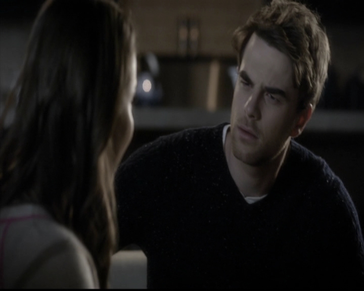 LucyHale-dot-nl_PrettyLittleLiars-4x22CoverForMe1534.jpg