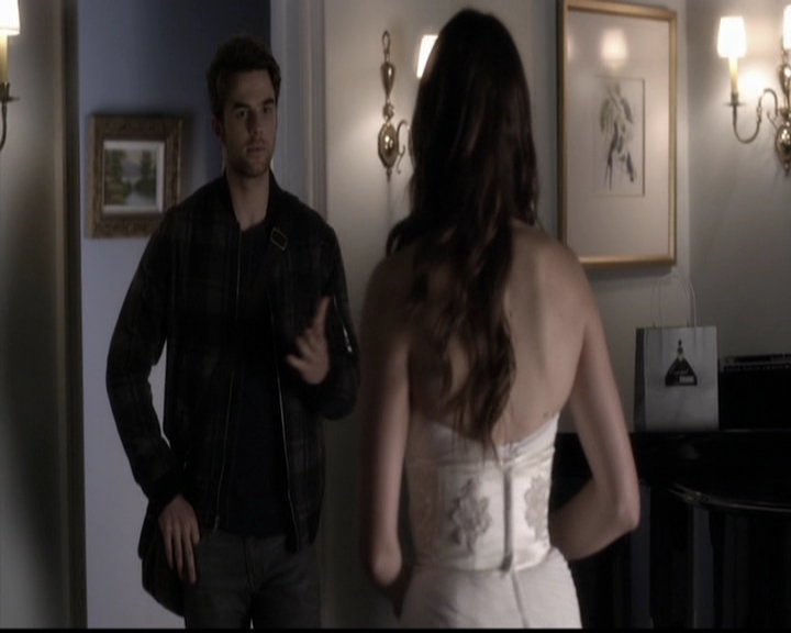 LucyHale-dot-nl_PrettyLittleLiars-4x23Unbridled1591.jpg