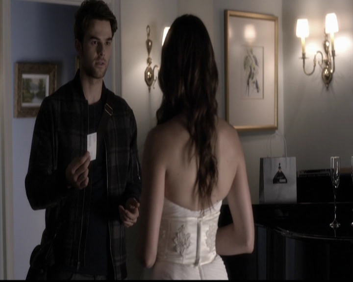 LucyHale-dot-nl_PrettyLittleLiars-4x23Unbridled1595.jpg