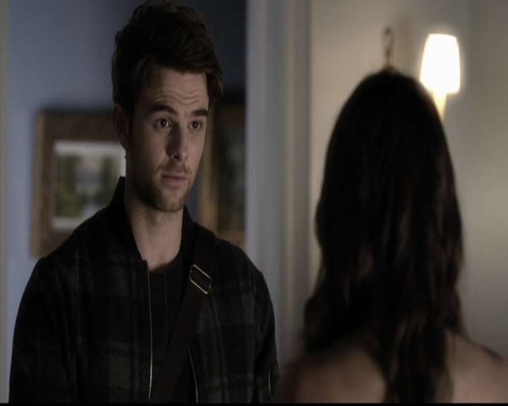 LucyHale-dot-nl_PrettyLittleLiars-4x23Unbridled1600.jpg